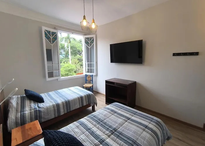 Flying Dog Hostels - Backpackers