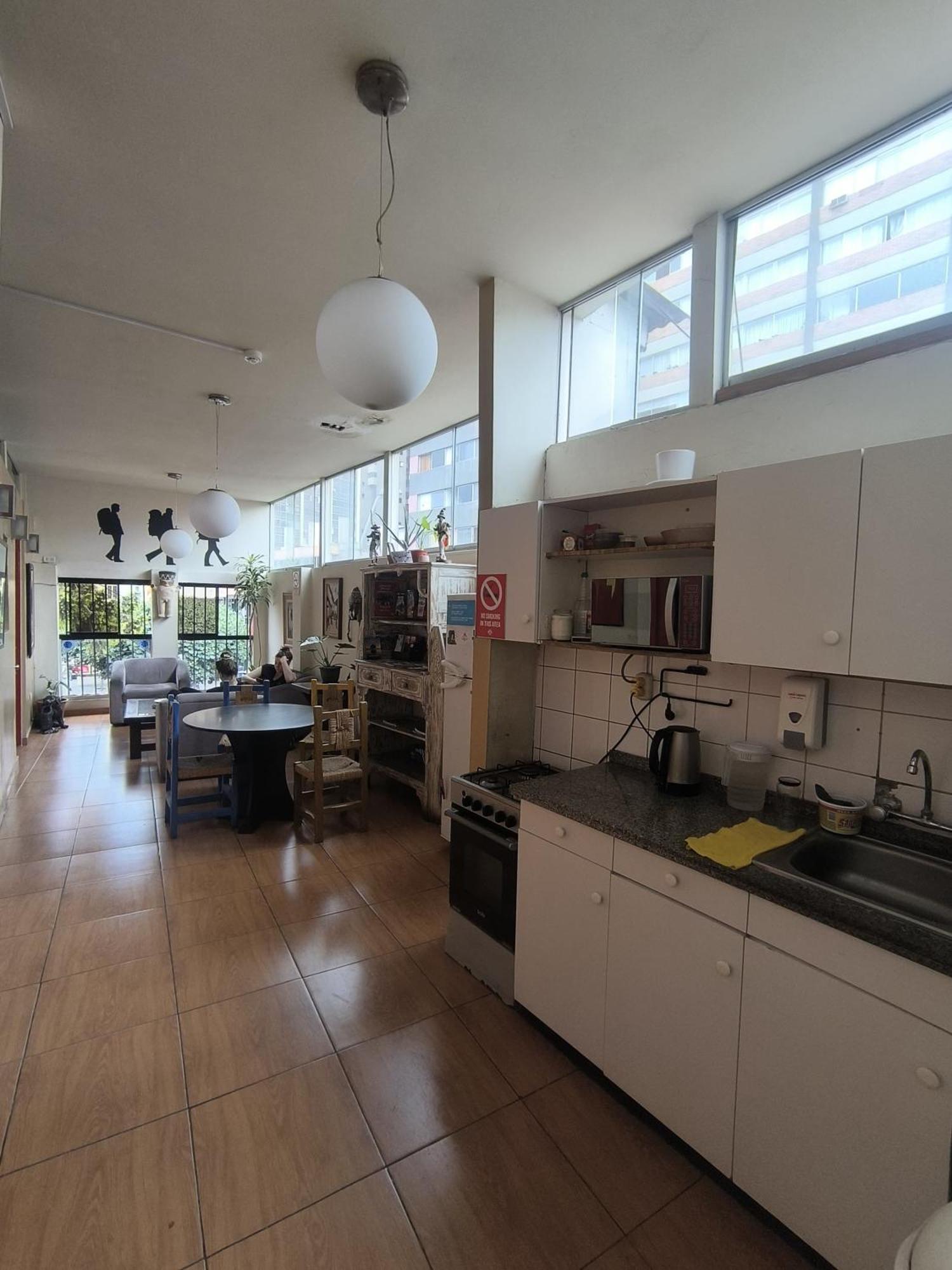 Flying Dog - Backpackers Hostel